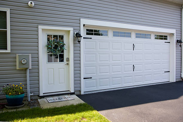 24/7 Emergency Garage Door Panel Replacement experts in Goldsboro, NC
